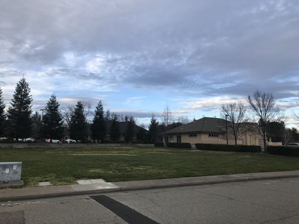Hemsted & Knollcrest Commercial Land/Lots: 407 Hemsted Drive & 466 Knollcrest Drive, Redding, CA 96002